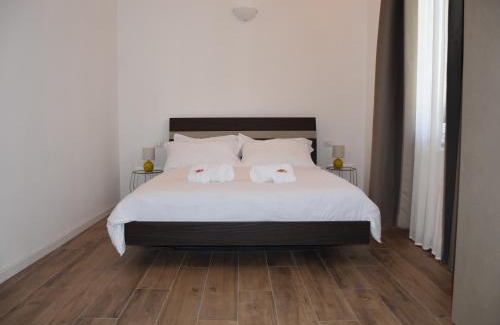 Pavia House | R & A Minerva Suites