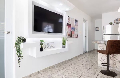 El Combate Apartment | R&V Combate Beach House, 2nd Floor with Pool