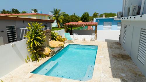 El Combate Apartment | R&V Combate Beach House, 2nd Floor with Pool