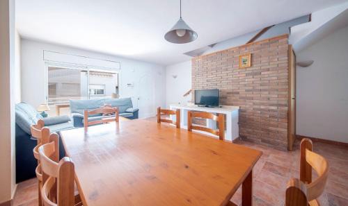 Calafell House | R142 Manila Resort central
