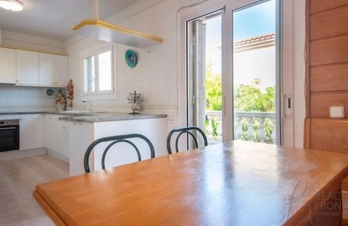 Comarruga Villa | R153 Villa con Piscina en Coma-ruga