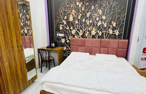 Sonepat Hotel | R3 HOTEL