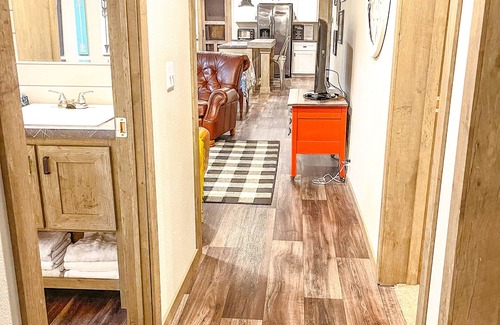 Mid America House | Rabbittail Retreat, 1/2 mi from Lake Ouachita, kayaks, biking/hiking trails