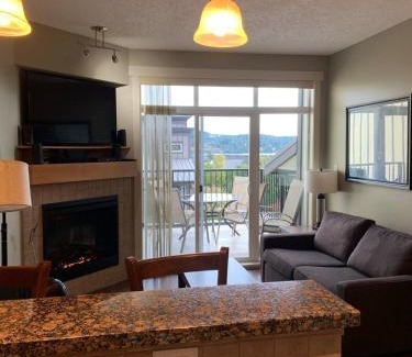 Sooke House | Race Rocks Townhouse - Sooke
