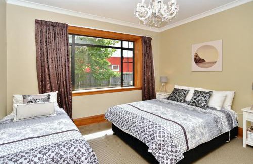 Christchurch House | Racecourse Villa - Classic 1935 Charm & Space