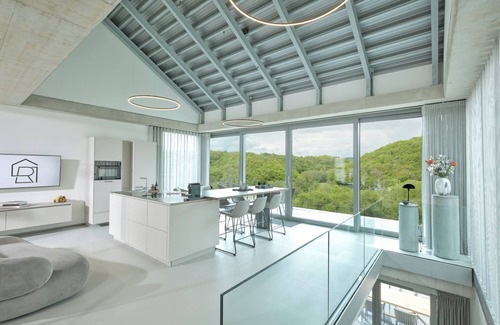 Bermel House | Racers Lodge "Grand Prix" with lifting platform and double garage, near Nürburgring