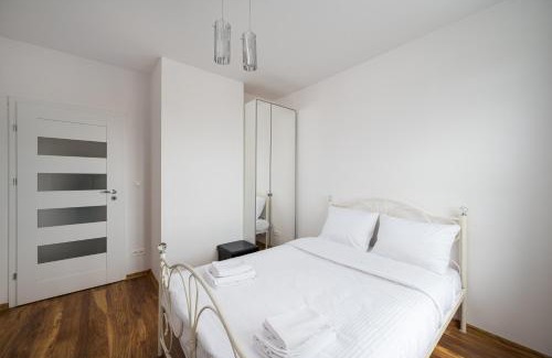 Warsaw Apartment | Racjonalizacji Paris Apartment
