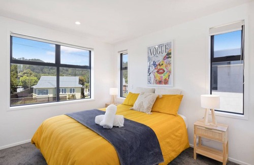 Lower Hutt House | Radiant Spot on Biddle Crescent