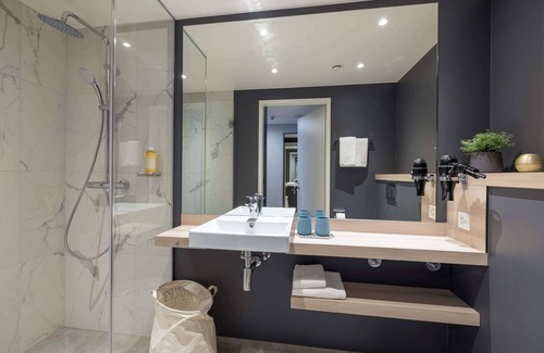 Glattbrugg Hotel | Radisson Hotel & Suites Zurich