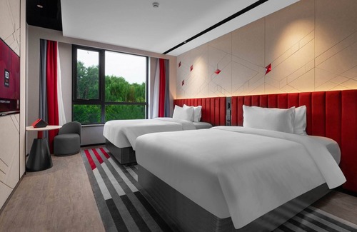 Tongzhou Hotel | Radisson RED Beijing Universal Resort