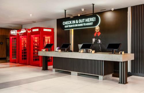 Heathrow Villages Hotel | Radisson RED London Heathrow