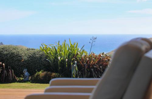 Raglan Apartment | Raglan Travellers Rest Coastal Retreat