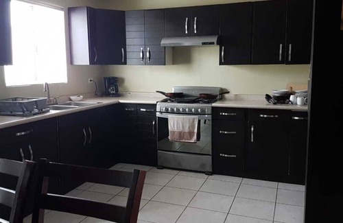 Guadalupe House | RAGOL 502 ALMERIA MONTERREY MINUTOS DE AEROPUERTO