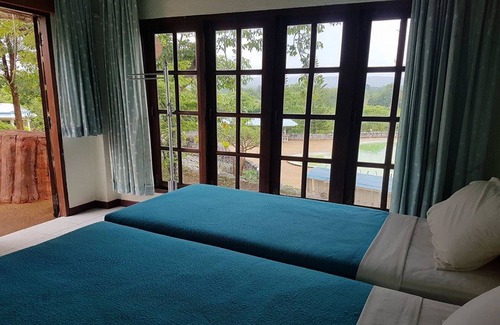 Sung Noen Hotel | Rai Fhun Pen Jing Resort