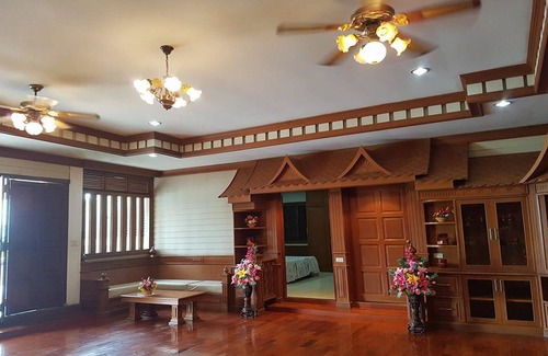 Sung Noen Hotel | Rai Fhun Pen Jing Resort