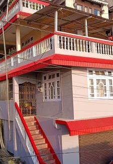 Lebong and Mineral Spring Tea Garden House | Raibas Homestay