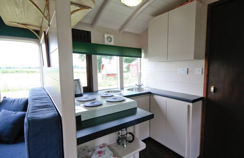 Stowmarket Cottage | Railway Carriage One - E5337
