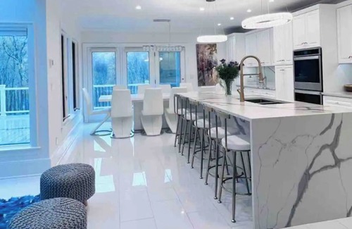 Lewisboro House | RAIN, SNOW OR SHINE! THIS HOUSE HAS ALL YOU NEED AND MORE TO HAVE A GOOD TIME !