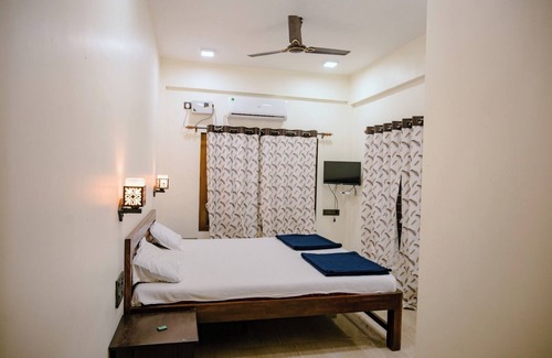 Nagaon Hotel | Rainbow Beach View Resort