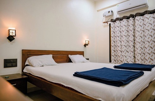 Nagaon Hotel | Rainbow Beach View Resort