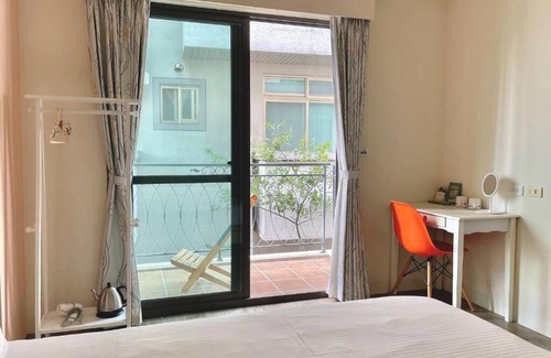 Jiji Bed & Breakfast | Rainbow Field House