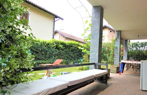 Orta San Giulio House | Rainbow House on Lake Orta With