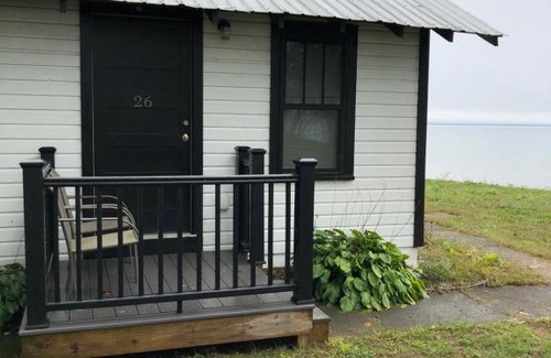Pulaski Hotel | Rainbow Shores