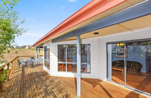 Encounter Bay House | Rainbow Vista - 7 Cygnet Ct, Encounter Bay