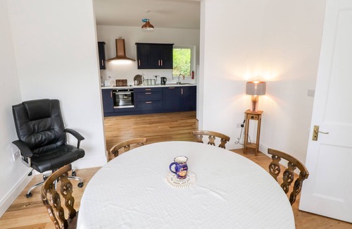 Clifden Cottage | RAINBOWS END, pet friendly, with open fire in Clifden, County Galway