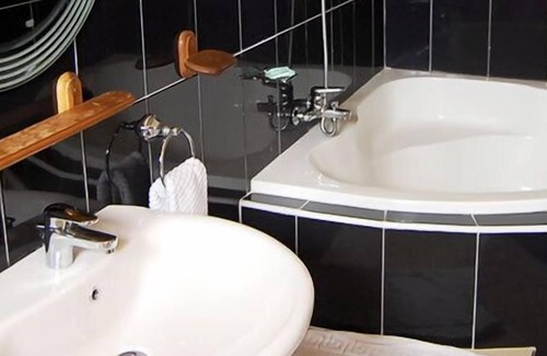 Akroform Cabin | Rainforest Hotel