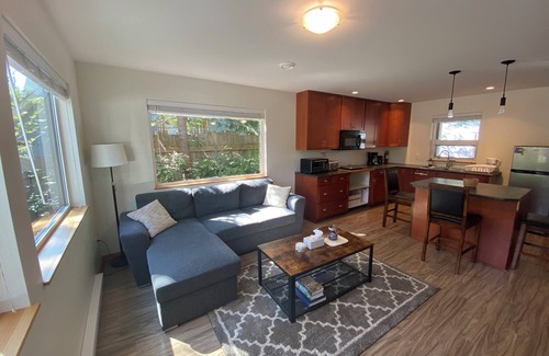Ucluelet Bed & Breakfast | Rainforest Retreat ~ Sauna, Yoga, Massage, Wellness Tofino/Ucluelet