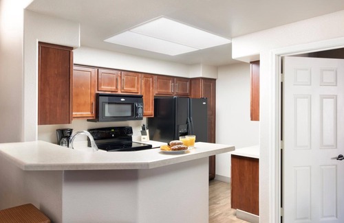 Ahwatukee Foothills Apartment | Raintree at Phoenix South Mountain Preserve