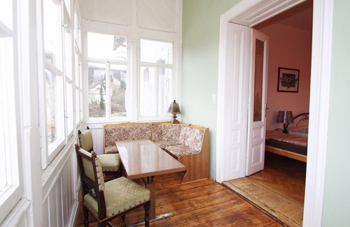 Pressbaum Apartment | Raisa big 2 ci. Apartment with large terrace and kitchen
