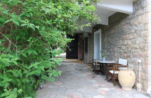 Polidrosos Apartment | Raise Polydrosos Traditional Getaway