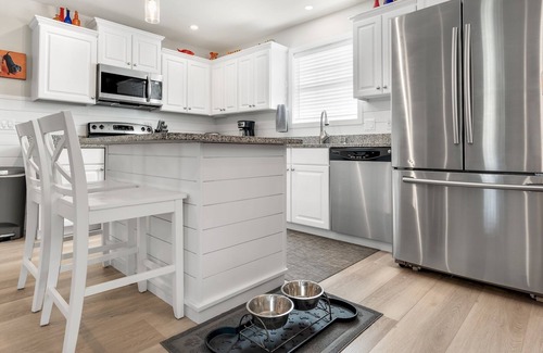 Dune Allen Beach House | Raised Cottage 'Dune Fine'- Easy Walk to Beach - Dogs Welcome!