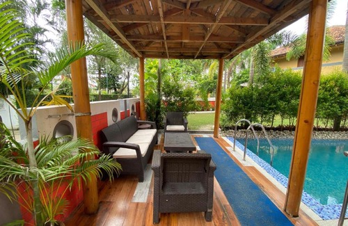 Raichak House | Raj Villa