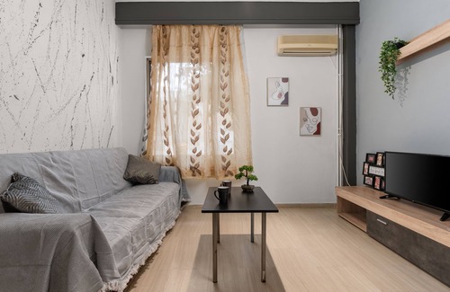 Agia Varvara Apartment | Ralia's house 40m from metro station Agia Varvara