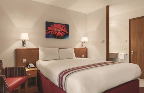 Swavesey Hotel | Ramada by Wyndham Cambridge