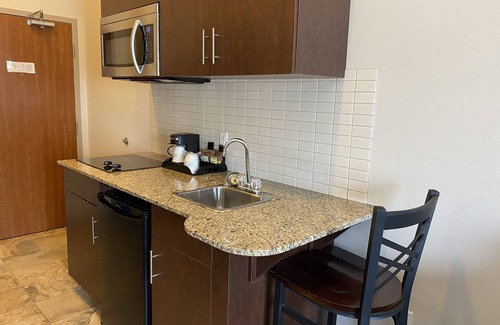 Creston Hotel | Ramada by Wyndham Creston