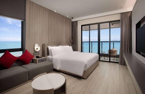 Huidong Hotel | Ramada By Wyndham Huizhou Double Moon Bay