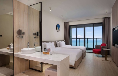 Huidong Hotel | Ramada By Wyndham Huizhou Double Moon Bay