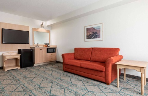 Miramichi Hotel | Ramada by Wyndham Miramichi New Brunswick