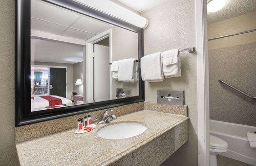 Odessa Hotel | Ramada by Wyndham Odessa Near University of Texas Permian