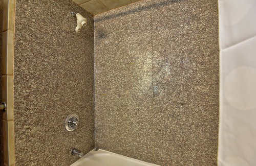 Wheatland Hotel | Ramada by Wyndham Oklahoma City Airport North