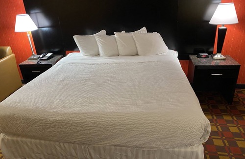 Rochelle Park Hotel | Ramada by Wyndham Rochelle Park Near Paramus