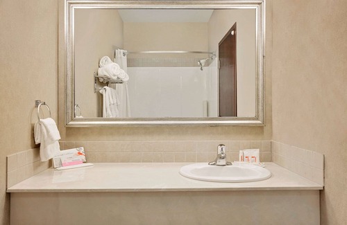 Stettler Hotel | Ramada by Wyndham Stettler