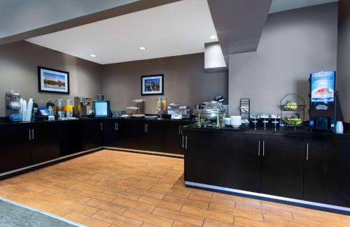 Glendale Heights Hotel | Ramada by Wyndham Glendale Heights/Lombard