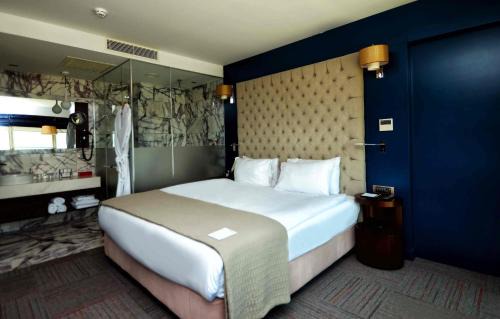 Balcova Hotel | Ramada Encore by Wyndham Izmir