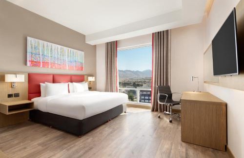 Al Ghubrah Ash Shamaliyyah Hotel | Ramada Encore by Wyndham Muscat Al-Ghubra