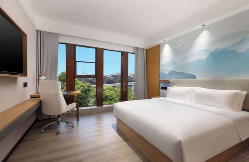 Jiang'an District Hotel | Ramada Encore By Wyndham Wuhan Station